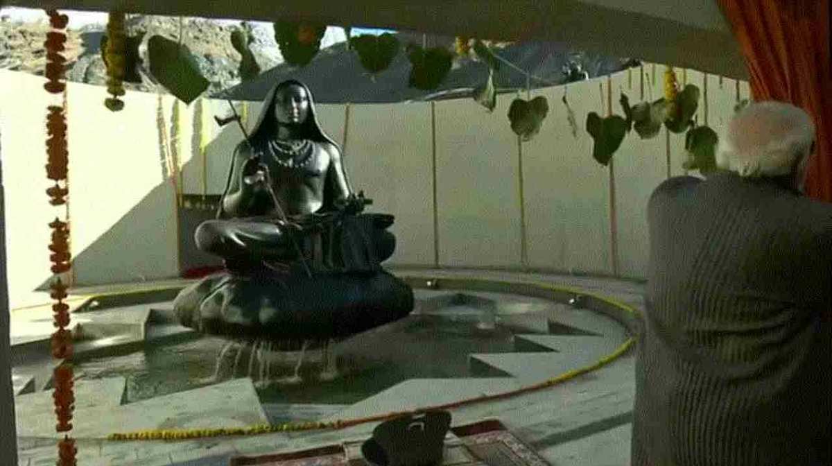 पीएम मोदी ने केदारनाथ मंदिर में पूजा पाठ कर 130 करोड़ की विकास परियोजनाओं का किया उद्घाटन