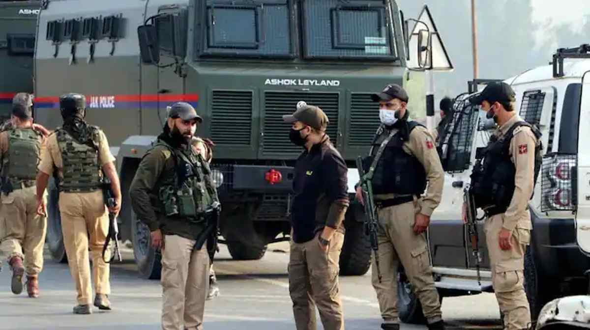 Jammu Kashmir Encounter: अनंतनाग में सुरक्षाबलों से मुठभेड़ में 1 आतंकी ढेर