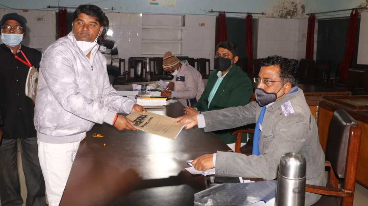 UP Election 2022: रानीगंज क्षेत्र से दिग्गज नेताओं ने किया नामांकन
