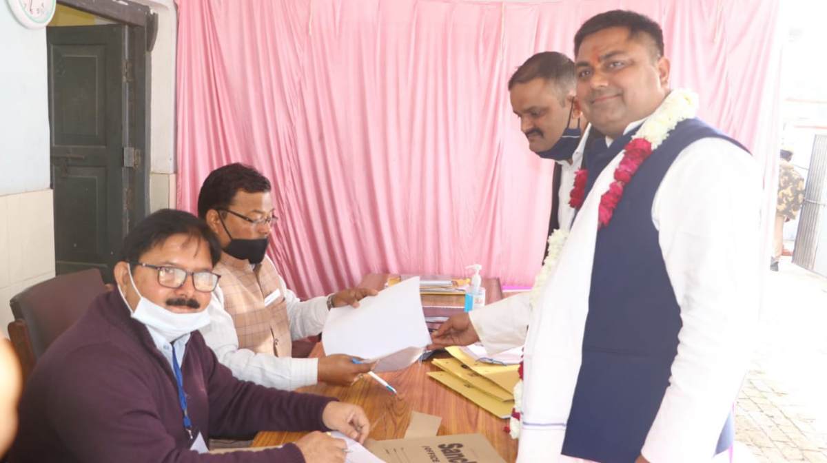 UP Election 2022: प्रतापगढ़ के विधानसभा सदर से बसपा के आशुतोष त्रिपाठी ने किया नामांकन