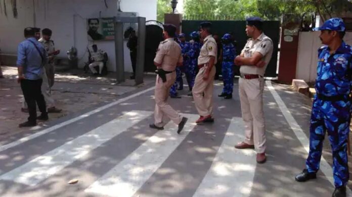 CBI raid on Lalu Prasad Yadav premises