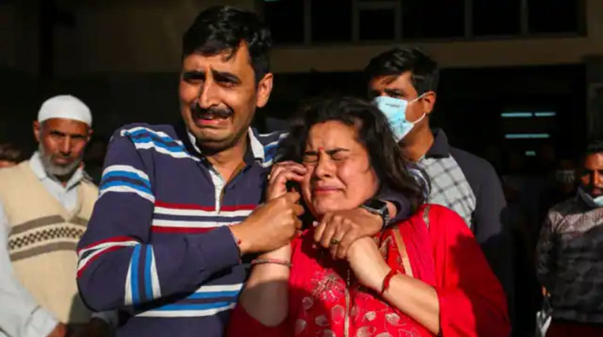 राहुल भट की हत्या, गम और गुस्से में दिख रहे कश्मीरी पंडित