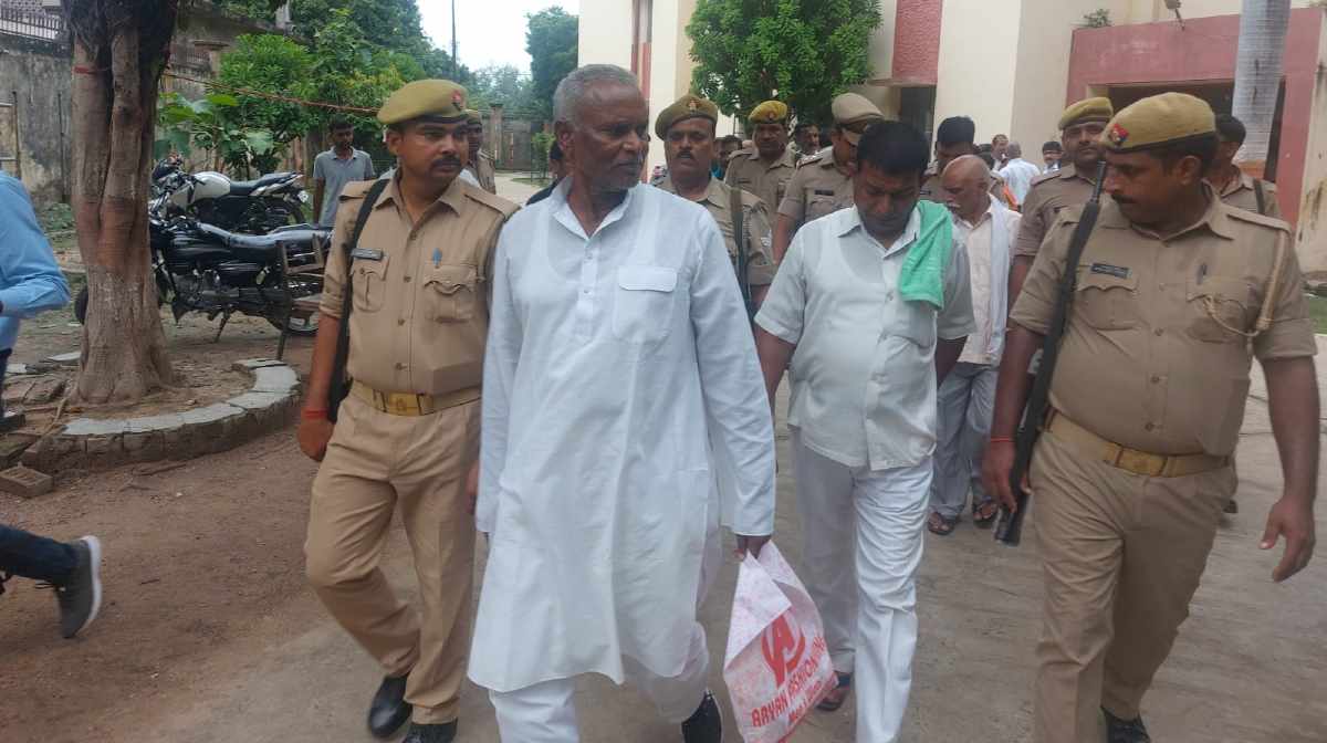 Azamgarh News: हत्या के मामले में पूर्व विधायक समेत चार दोषियों को आजीवन कारावास