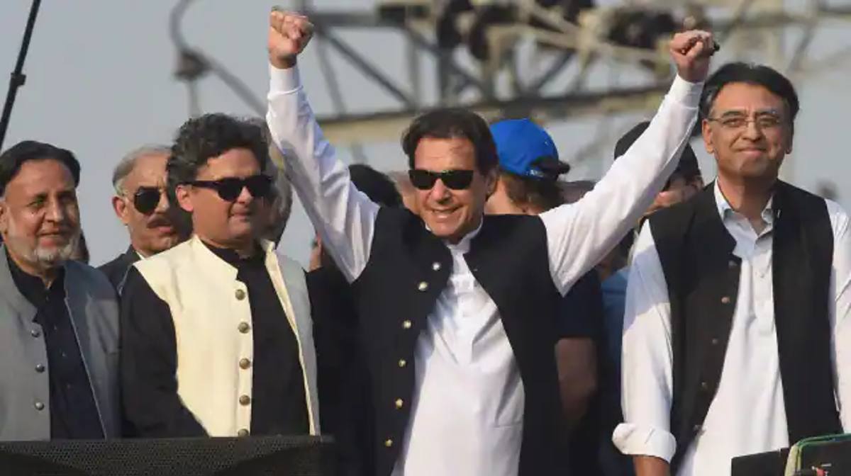 Imran Khan की ‘हकीकी आजादी’ से मुश्किल में पाक, गृहयुद्ध जैसे बने हालात