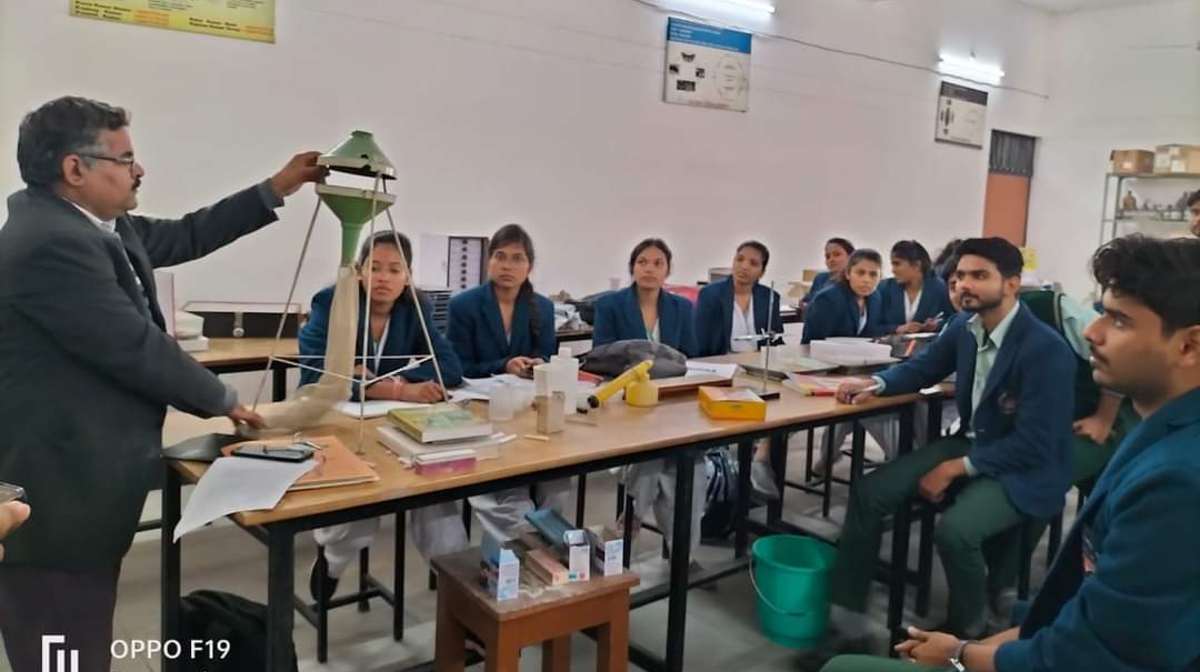 Lucknow News: कृषि महाविद्यालय के छात्रों को दी जैविक प्रबंधन की जानकारी