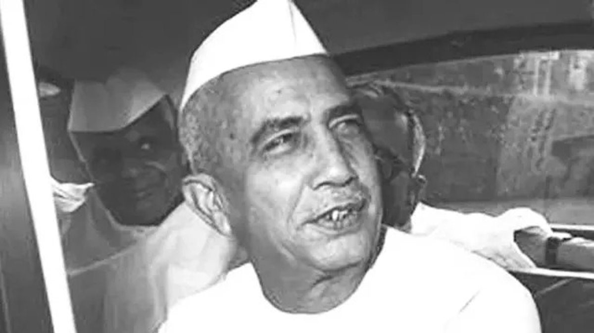 राष्ट्रीय किसान दिवस पर पूर्व प्रधानमंत्री चौधरी चरण सिंह को किया गया याद