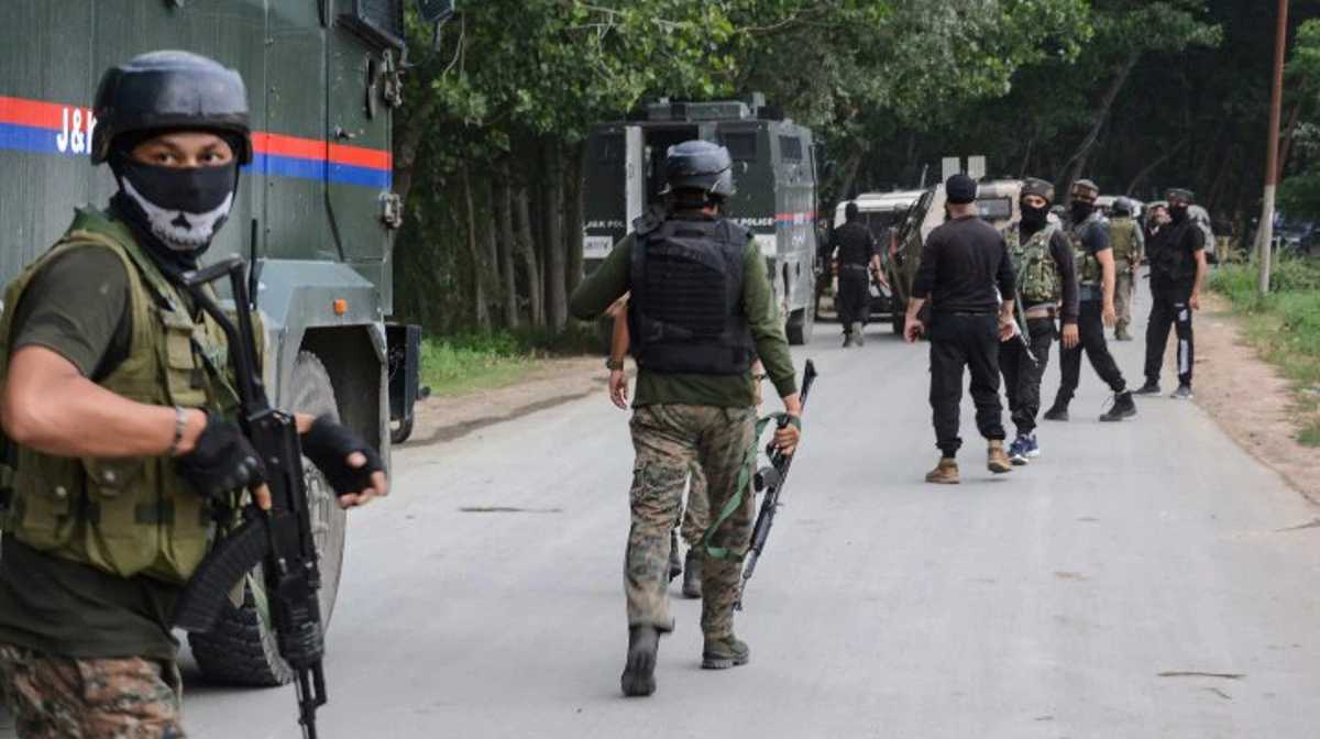 Jammu Kashmir Encounter: सुरक्षाबलों ने मुठभेड़ में 3 आतंकी किए ढेर, कश्मीरी पंडितों की हत्या का लिया बदला