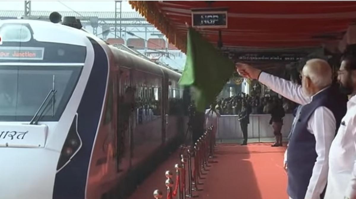 पीएम मोदी ने छठी वंदे भारत ट्रेन को दिखाई हरी झंडी