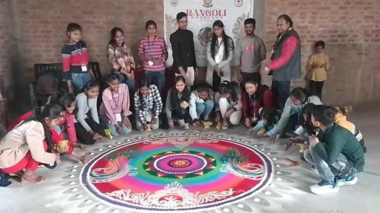 Gorakhpur News: ‘रंगोली भारतीय संस्कृति की अनमोल थाती’