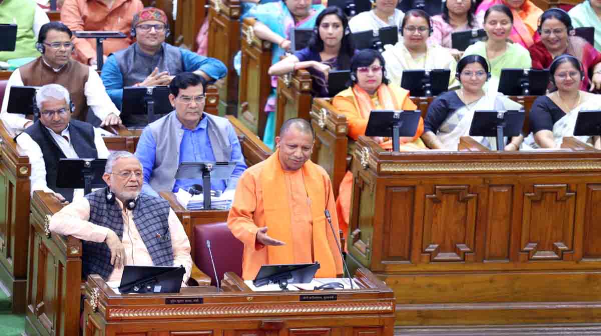 Lucknow News: सीएम योगी ने नेता विरोधी दल पर तंज कसते हुए किया प्रहार