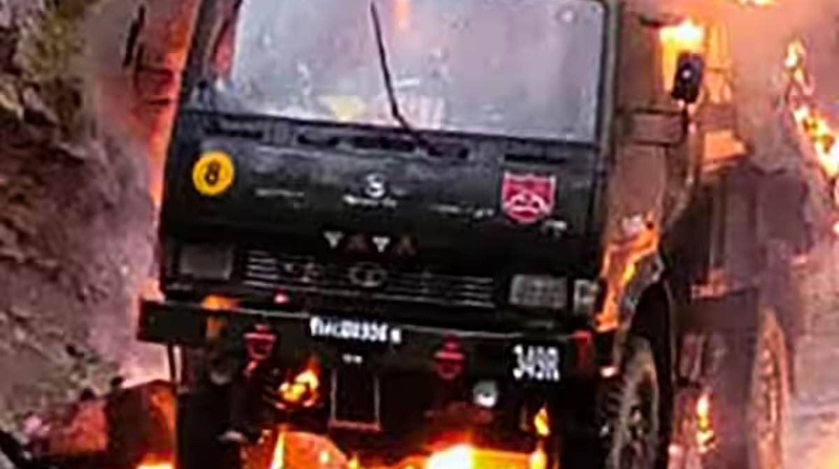 Jammu-Kashmir: सेना की गाड़ी पर आतंकी हमला, 5 जवान शहीद, एक घायल
