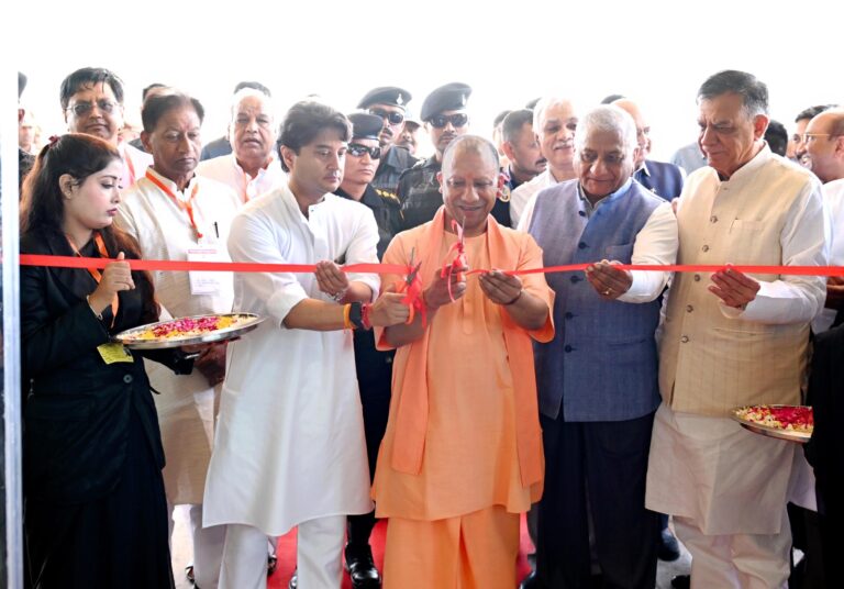 कानपुर एयरपोर्ट के नये टर्मिनल का सीएम योगी व नागर विमानन मंत्री ने किया शुभारंभ