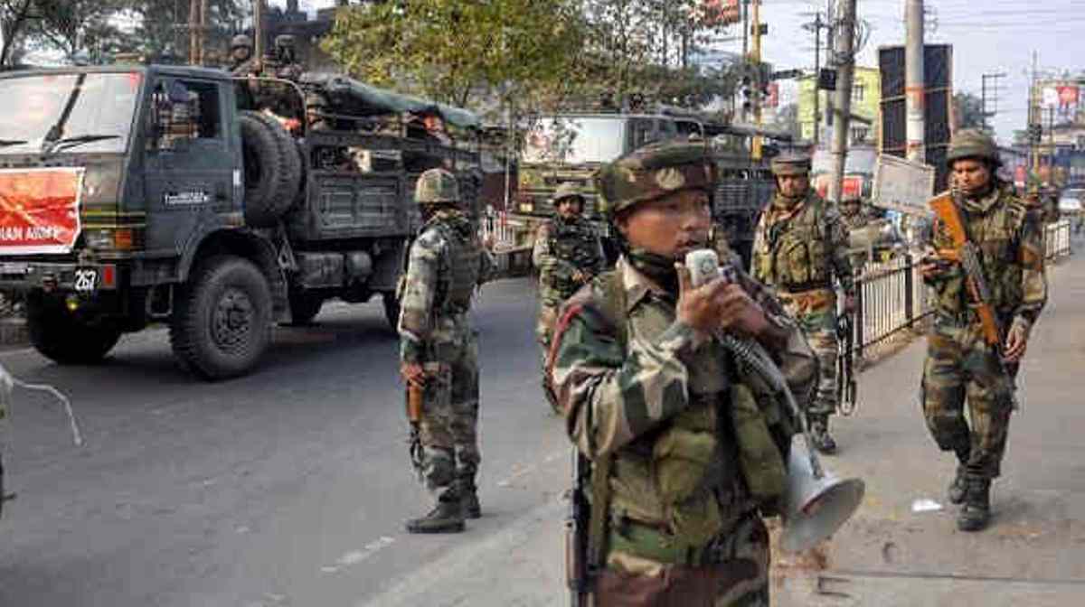 Manipur Violence: मणिपुर में आर्मी ने संभाली कमान, ट्रेन सर्विस भी ठप