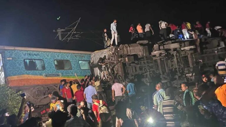 Coromandel Express Train Accident: मालगाड़ी से टकराई कोरोमंडल एक्सप्रेस, 50 यात्रियों की मौत