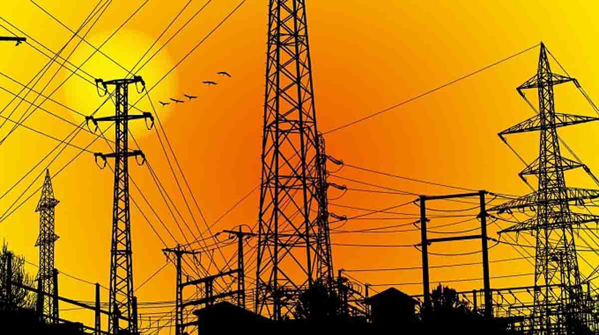 UP News: बिजली को लेकर चौतरफा मचा हाहाकार, रिकॉर्ड उत्पादन की दावा कर रही योगी सरकार