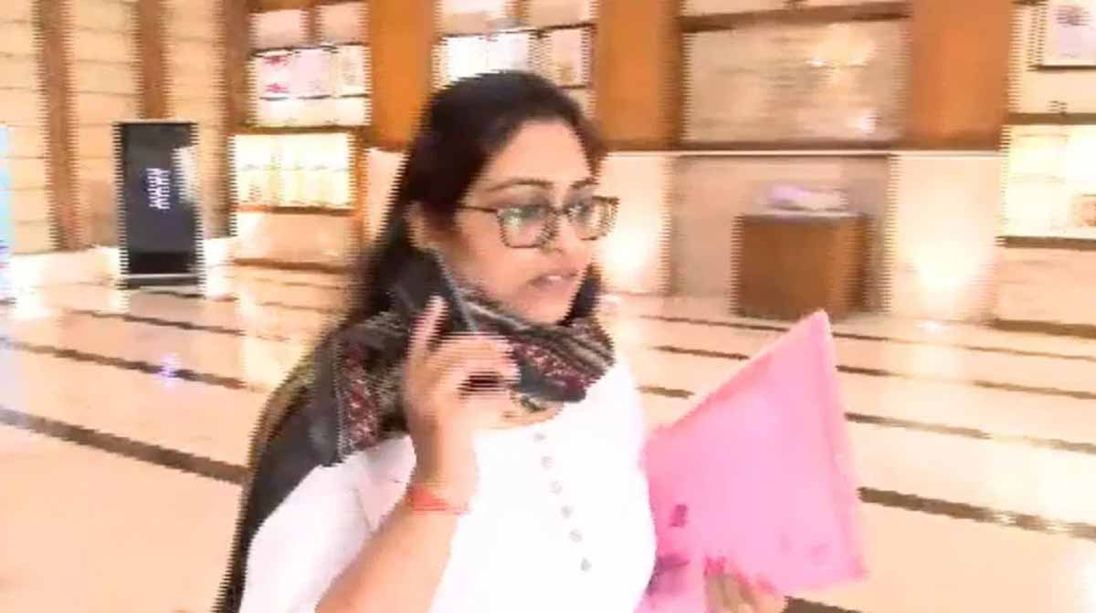 Jyoti Maurya: पति, पत्नी और वो मामला, CM दफ्तर सफाई देने पहुंची PCS अफसर ज्योति