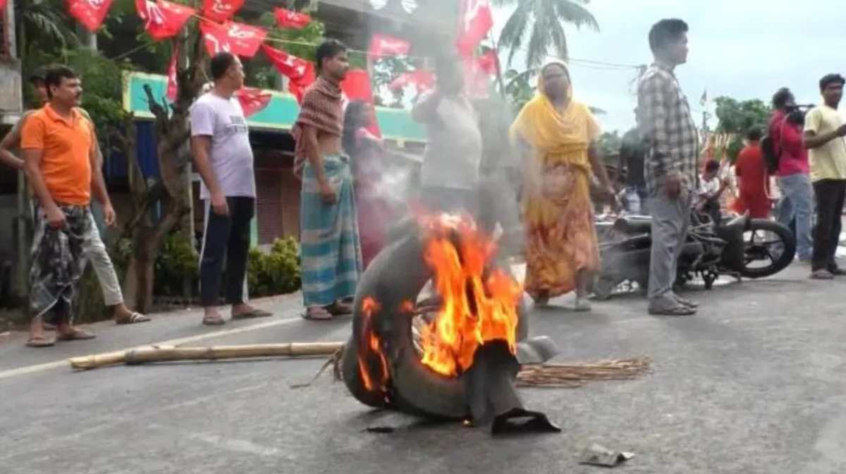 West Bengal Panchayat Election: बंगाल पंचायत चुनाव में भारी हिंसा, वोटिंग के दौरान 6 की हत्या