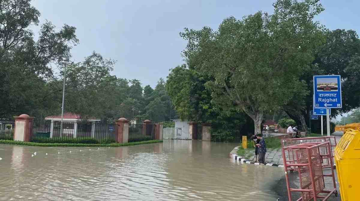delhi flood news live update