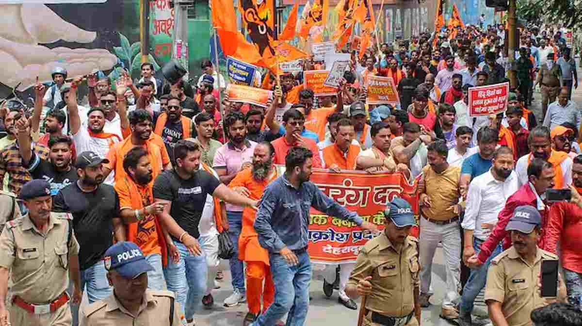 Nuh Shobhayatra: नूंह में रोक के बाद भी शोभायात्रा निकालने पर अड़े हिंदू संगठन, धारा 144 लागू