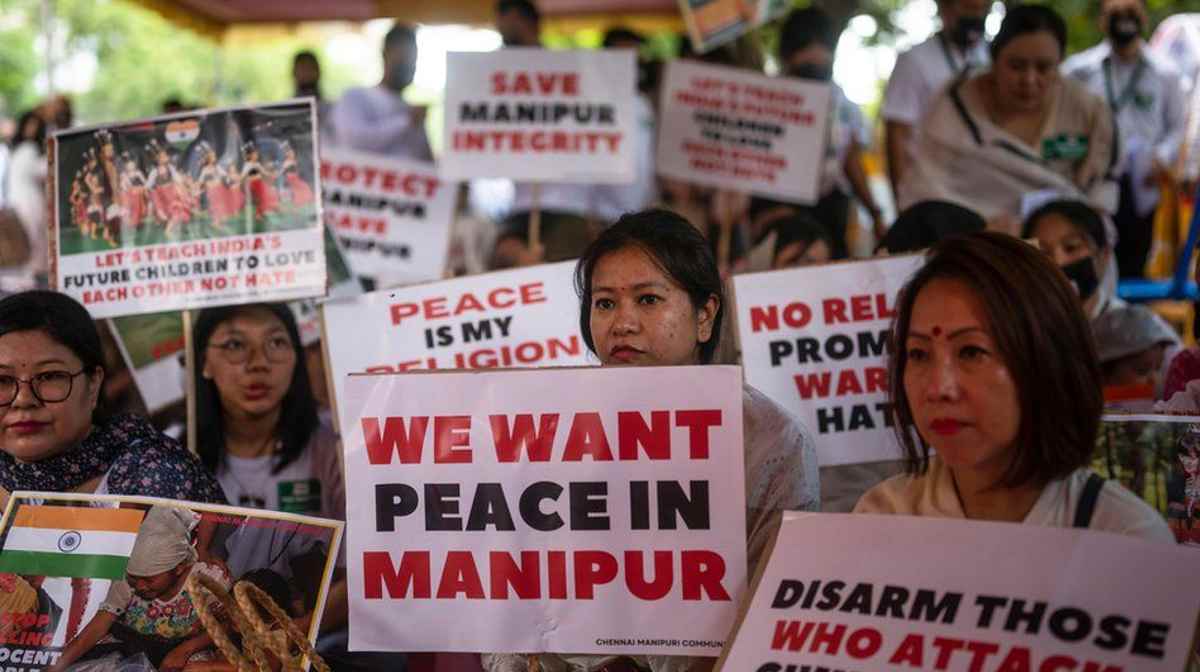 Manipur Violence: मणिपुर में एक और सामूहिक दुष्कर्म की घटना के विरोध में सड़कों पर उतरे लोग