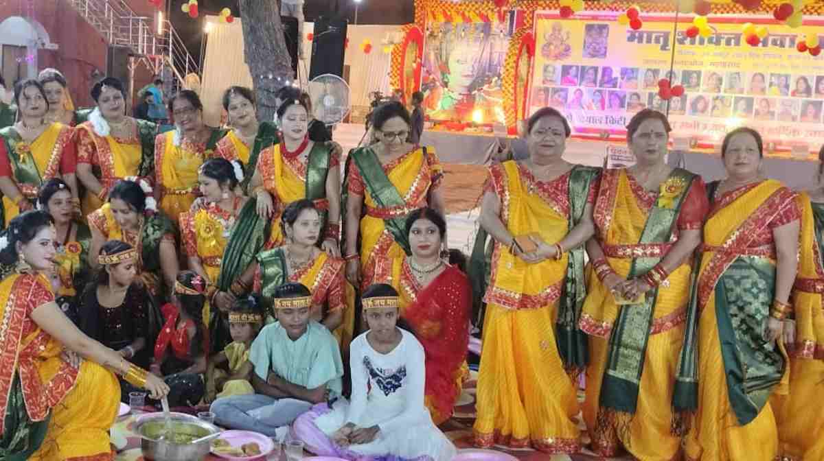 Pratapgarh: महाप्रसाद वितरण कार्यक्रम में दिखी सामाजिक समरसता
