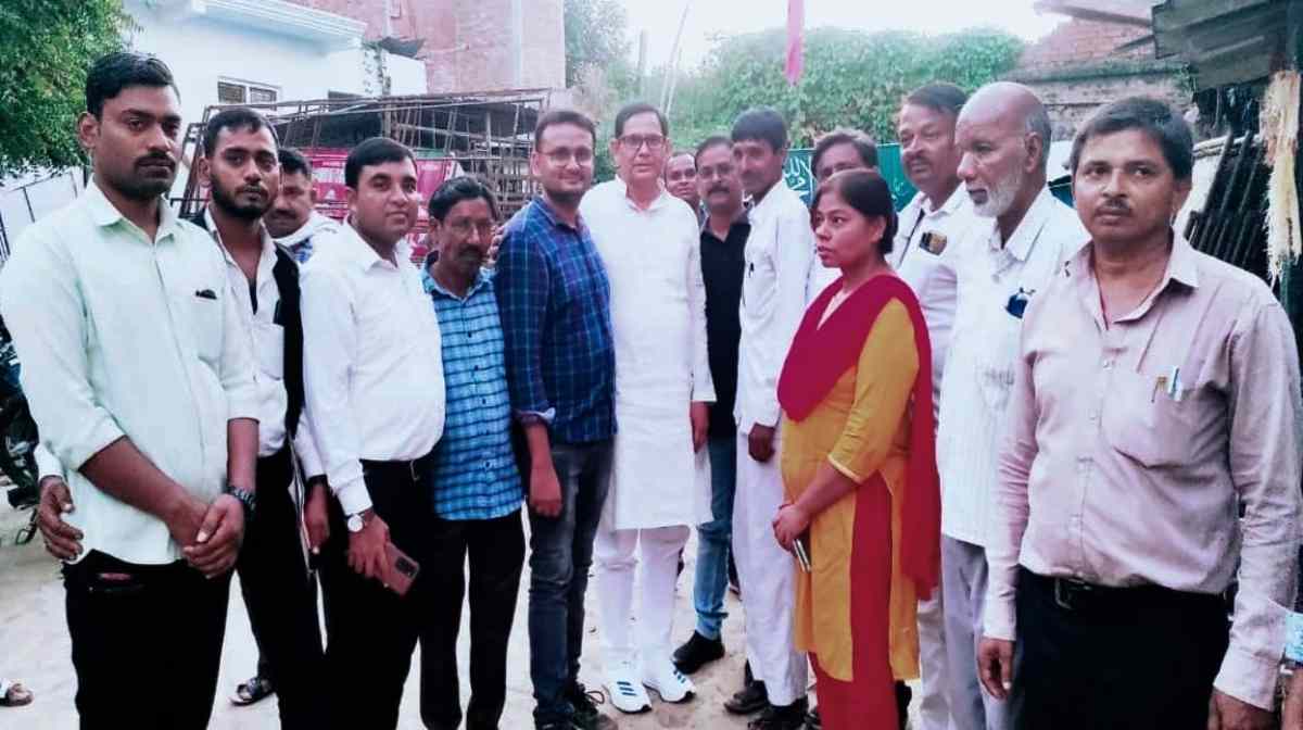 Pratapgarh: मिशन 2024 को लेकर सपा नेता ने पदाधिकारियों के साथ की बैठक