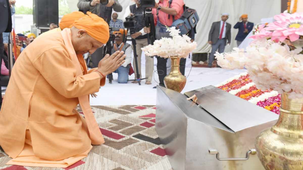 Guru Nanak Jayanti: हिन्दुस्तान और धर्म को बचाने के लिए गुरुओं ने दिया था सर्वोच्च बलिदान