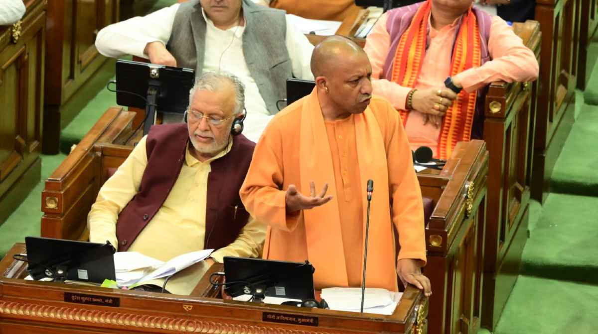 UP Assembly Session: सीएम योगी ने अखिलेश को समझाया बजट और अनुपूरक बजट के बीच का अंतर