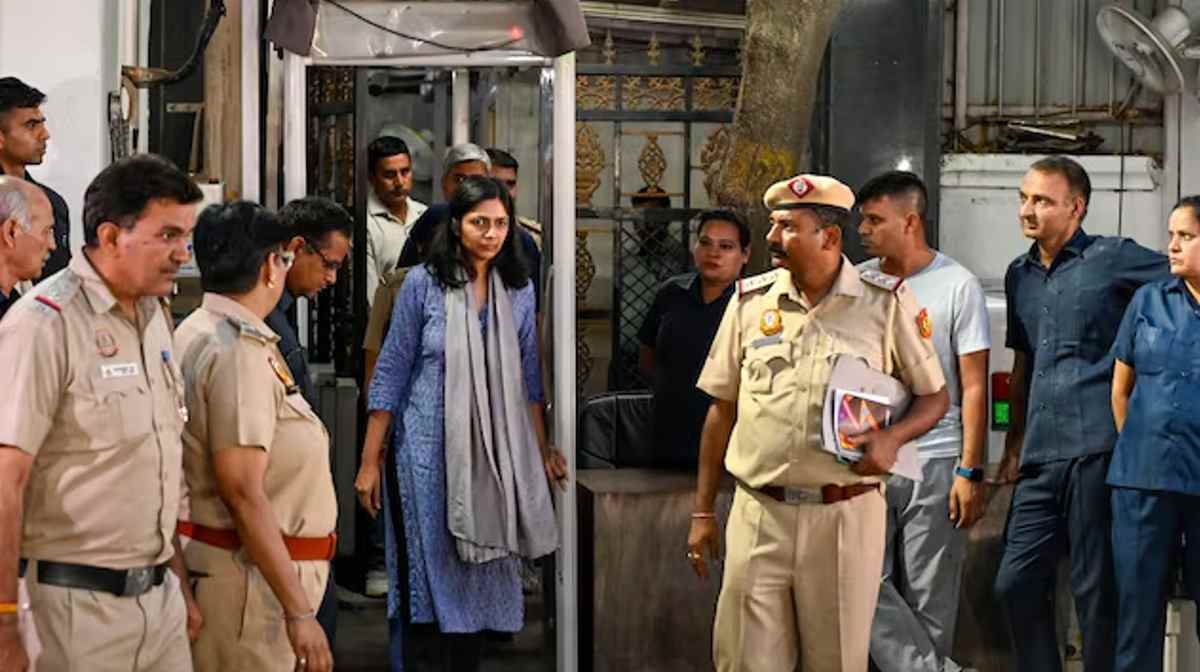 Swati Maliwal Case: स्वाति मालीवाल पिटाई मामले में CCTV में हो रहा खेल