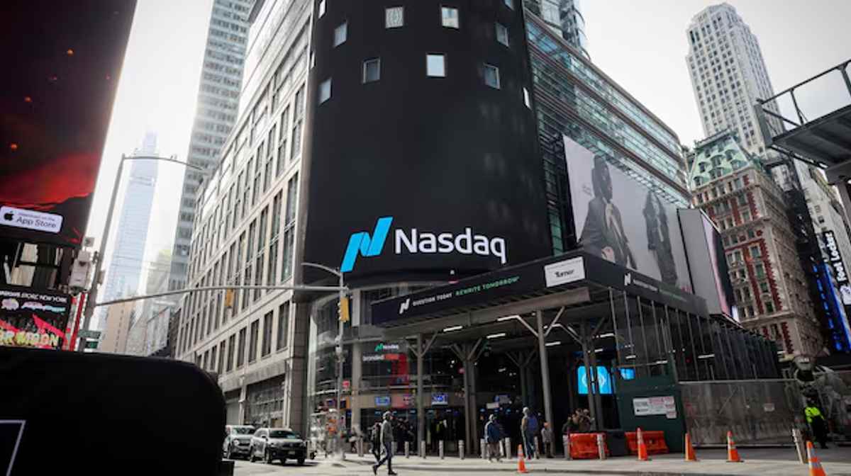 Nasdaq में भारी सुधार, अमेज़न और इंटेल ने निवेशकों की बढ़ाई चिंता