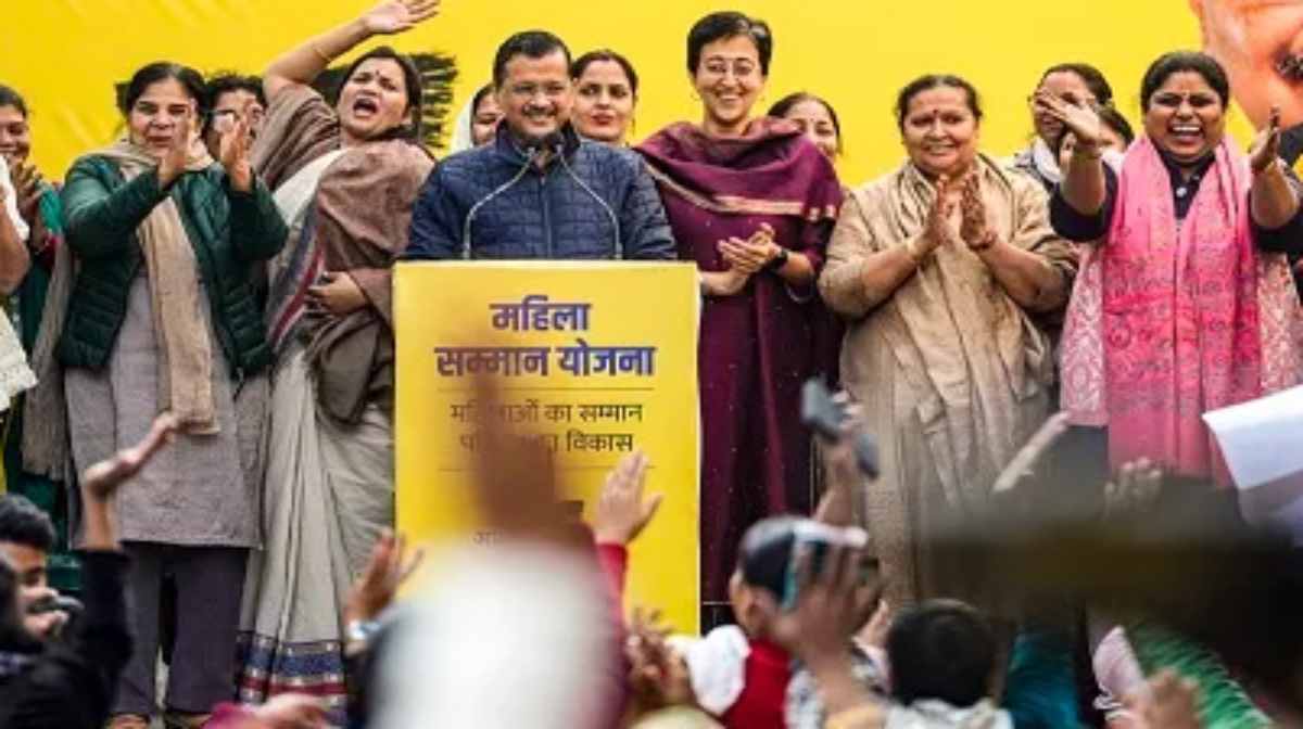 Delhi Election 2025: AAP की फाइनल लिस्ट में 20 MLA की सीट बदली, जानें केजरीवाल और आतिशी कहां से लडेंगे चुनाव