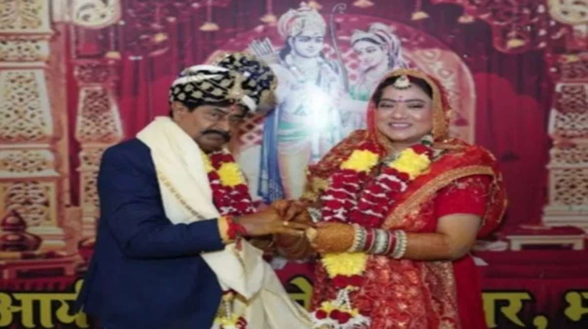 बीजेपी नेता ने 18 साल छोटी कांग्रेस नेत्री से रचाया विवाह, दो अन्य महिलाओं के दावों ने खड़ा किया विवाद