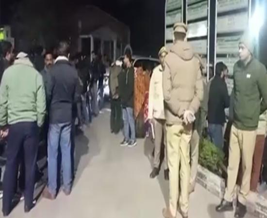 Aligarh News: एएमयू कैंपस में शिक्षक की गोली मारकर हत्या