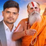 journalist prakash singh felicitated by swami shivadhar dubey gonda