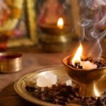 पूजा-आरती में क्यों है कपूर के साथ लौंग जलाने की परंपरा, जानें आध्यात्मिक और वैज्ञानिक रहस्य
