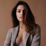 छात्र आंदोलन का चेहरा बनने के बाद रिया अहीर की बिग बॉस में एंट्री, भड़के ट्रोल्स