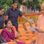 रास्ता न दिला पाएं तो लेखपाल, कानूनगो, तहसीलदार सबको सस्पेंड करो: सीएम योगी