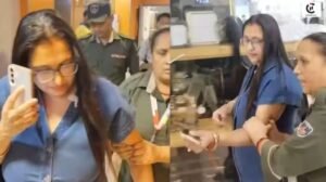 Noida DLF Mall Fire Viral Video